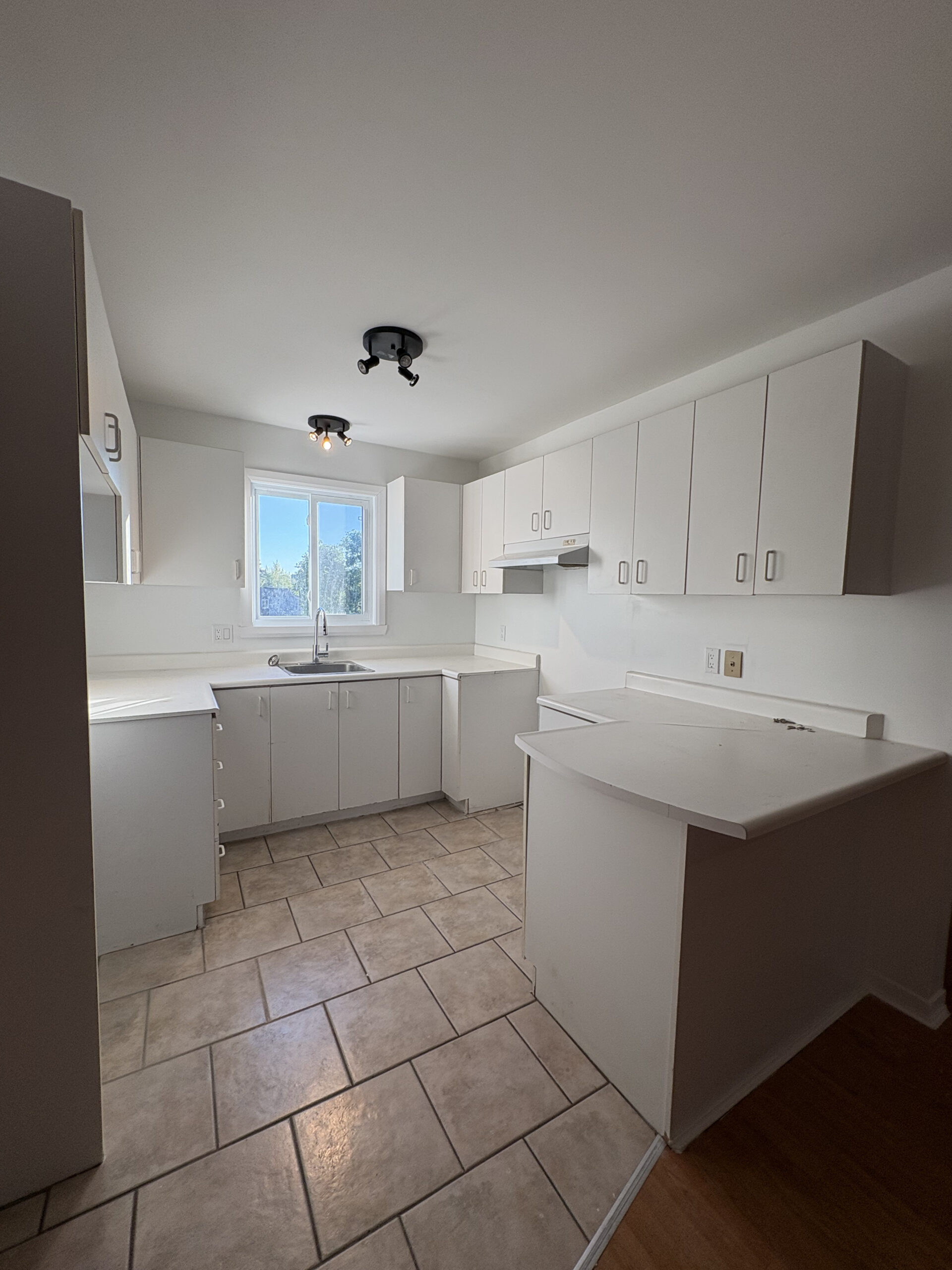 20250915_214359203_iOS